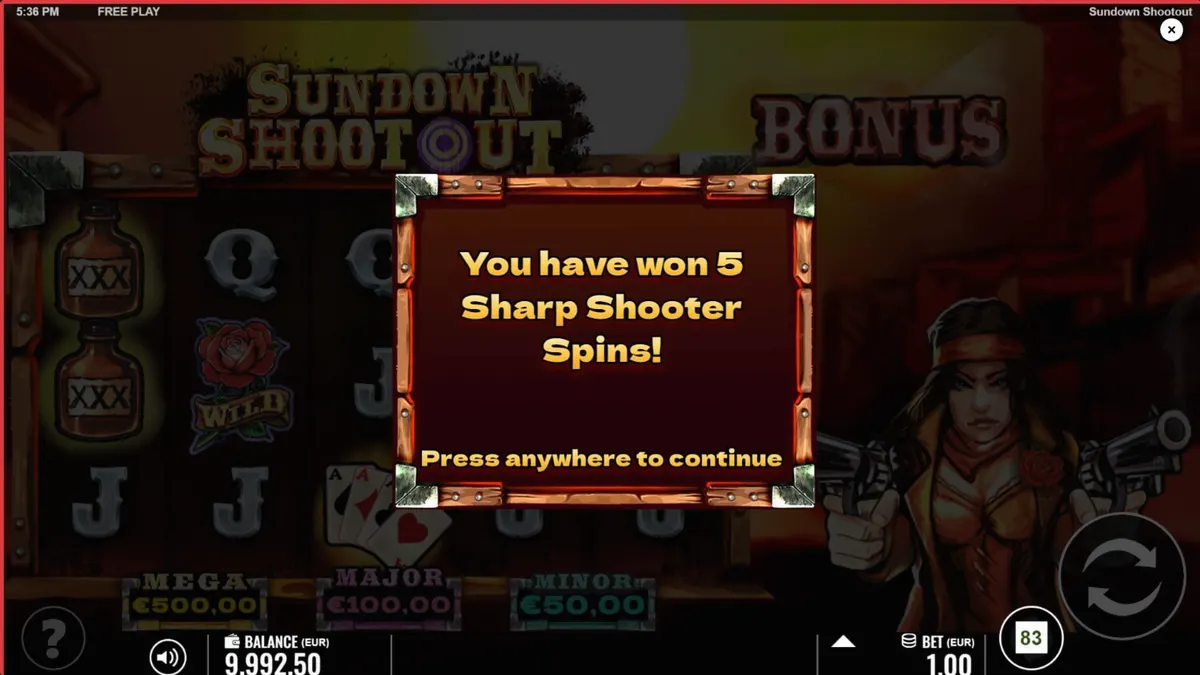 Isang tanawin ng Wild West na may mga simbolo ng baril at target sa Sundown Shootout slot.